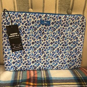 Scout By Bungalow Laptop Sleeve in Pattern Teachers Pet